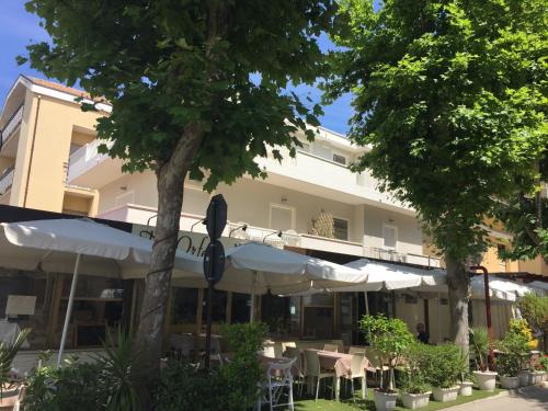 Misano Adriatico Apartment | Ocean View Appartamenti Orfeo: Family-Friendly Getaway