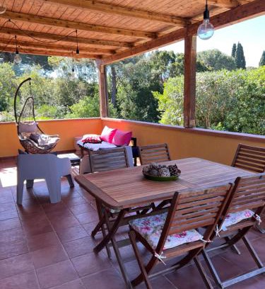Lacona House | Pet-Friendly Villetta Lampone: 4-Star Guest Rated Gem