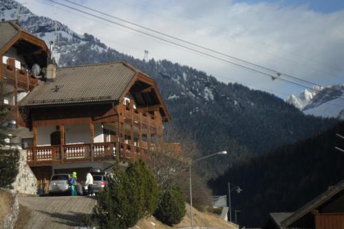 Campitello di Fassa Apartment | Family-Friendly Appartamenti Vincenzo E Marcella Awaits!