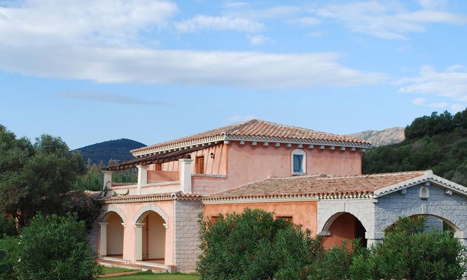 San Teodoro City Centre Apartment | Oceanfront Appartamenti Vecchio Stazzo with Breakfast Included
