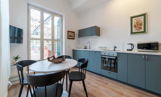 Rione XIV Borgo Apartment | Relaxing Appartamento a Borgo Pio with Spacious Terrace
