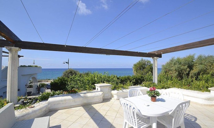 Santa Maria di Castellabate House | Bright Studio Apartment Apollonia C Near the Beach