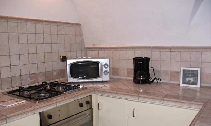 Malcesine Apartment | Stunning Appartamento Aurora: Oceanfront Bliss & Pet Friendly