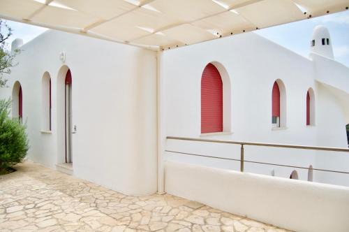 Marina San Gregorio Apartment | Child-Friendly Retreat at Appartamento BelMar, Rated 9/10