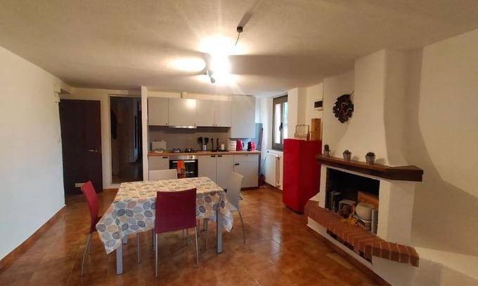 Biumo Superiore Apartment | Cozy Apartment: Il Nido sui Tetti di Varese Awaits You