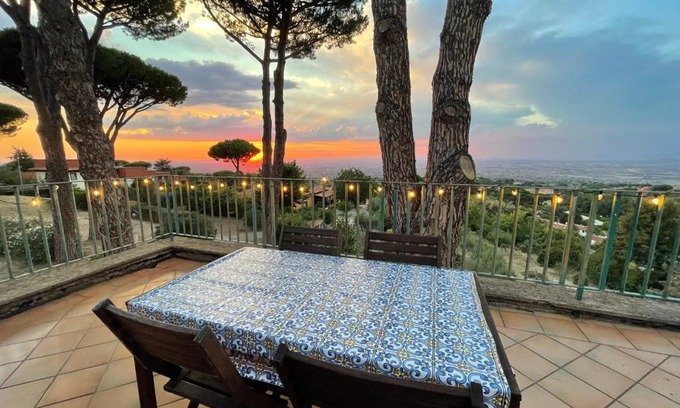 Monte Porzio Catone Apartment | Stunning View of Rome at Appartamento Castelli Romani