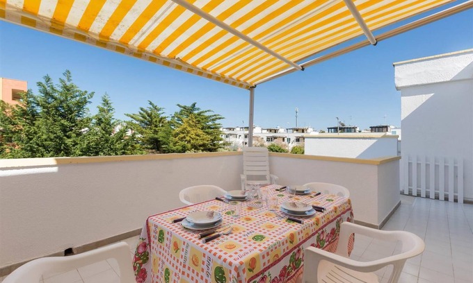 Lido Marini Apartment | Cozy 1091 Appartamento Calò with Oceanfront Pool Access