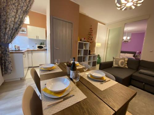 Asti Apartment | Highly Rated Appartamento Chagall: Family-Friendly Retreat