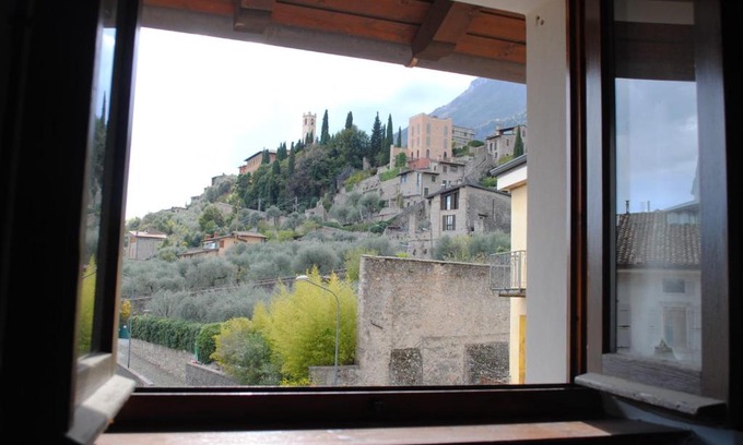 Bogliaco Apartment | Oceanfront Appartamento Ciagoli - Rated 9.1/10 by Guests