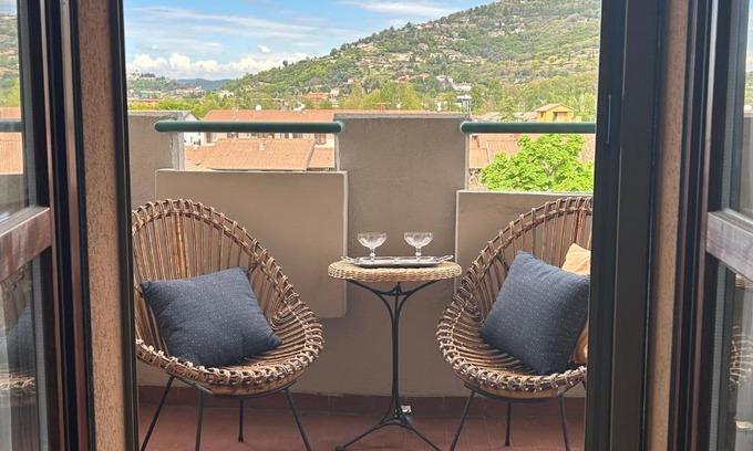 San Polo-Cimabue Apartment | Scenic Apartment with Views - 4-Star Guest Rated 9.6