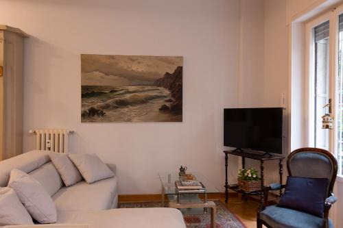 Quartiere Coppede Apartment | Top-Rated Family-Friendly Appartamento Coppedè with Kitchen