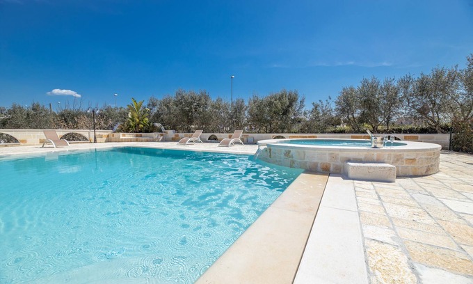 Ostuni Apartment | Top-Rated Appartamento Daunia with Pool & Spa Amenities