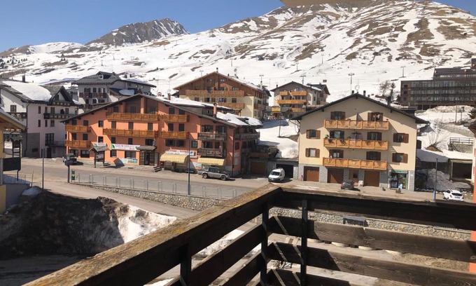Passo del Tonale Apartment | Child-Friendly Retreat at Appartamento Deer with High Ratings