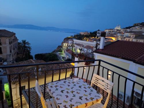 Pizzo Apartment | Discover Comfort at Appartamento degli Dei - Family & Pet Friendly