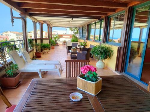 Piraino Apartment | Inviting Appartamento del Mare Gliaca with Ocean View & Terrace