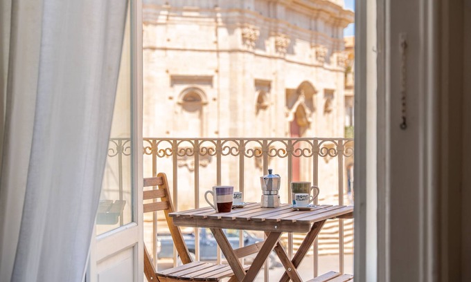 Ortigia Apartment | Stylish Apartment in Ortigia with Family-Friendly Amenities