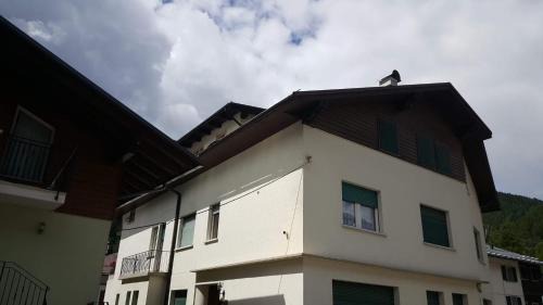 Auronzo di Cadore Apartment | Cozy Appartamento Dolomiti: Pet and Child Friendly Retreat