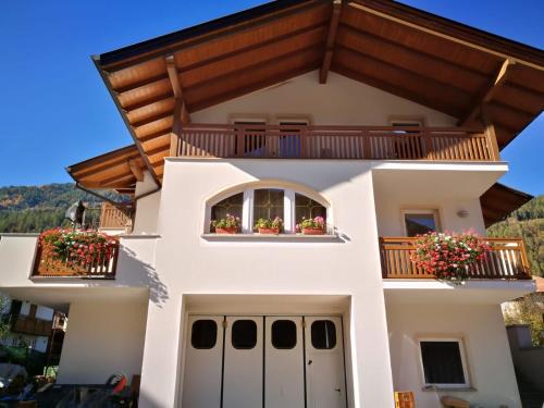 Croviana Apartment | Discover Appartamento Edelweiss: Guest Rated 9.8, Child Friendly