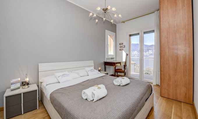 Malcesine Apartment | Enchanting Appartamento Enrica with Lake & Ocean Views