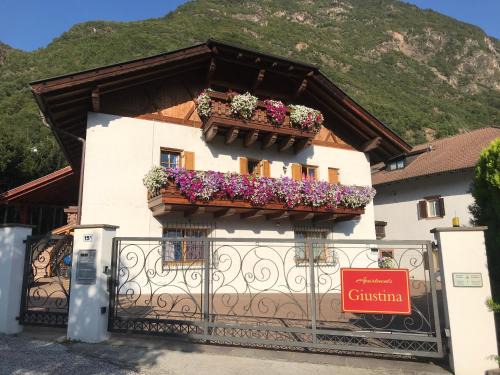 Gargazzone Apartment | Pet-Friendly Retreat at Appartamento Giustina, 4 Stars