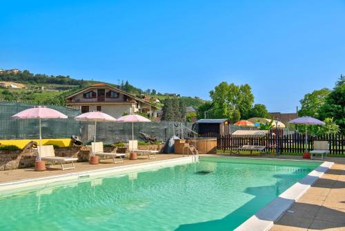 San Matteo Apartment | Relax at Appartamento Glicine with Pool and Hot Tub