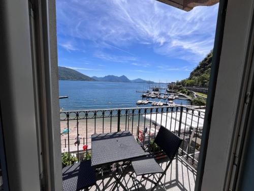 Feriolo Apartment | Family-Friendly Appartamento il Porto with Oceanfront Views