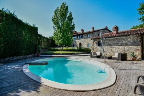 Rignano sull'Arno House | Idyllic Villa Apartment with Pool and Ocean View - Mhateria Relais