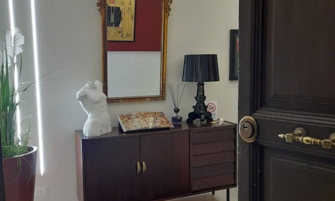 Taranto Apartment | Historic Apartment in Central Taranto with Spa & Hot Tub