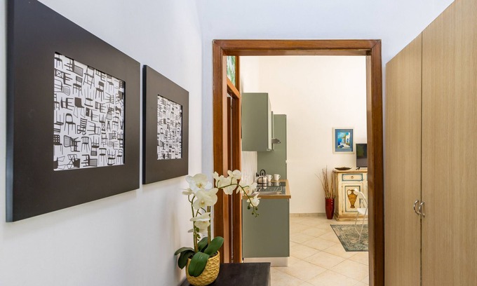 Pozzuoli Apartment | Appartamento in piazza a Pozzuoli by Wonderful Italy