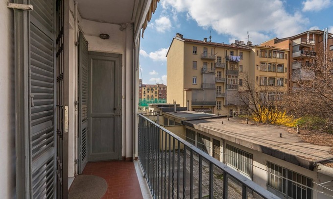 Cenisia Apartment | Cozy Appartamento in Piazza Adriano with Pet-Friendly Perks