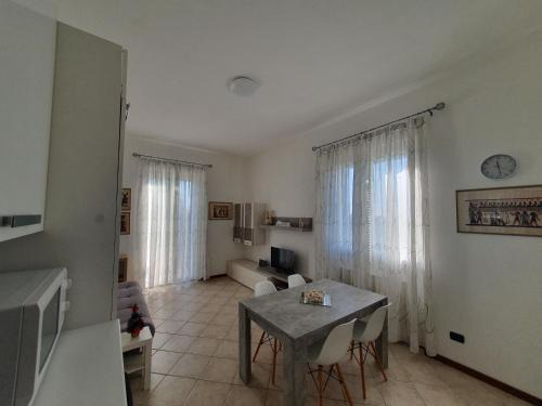 Parabiago Apartment | Pet-Friendly Retreat: Appartamento in Stazione Parabiago