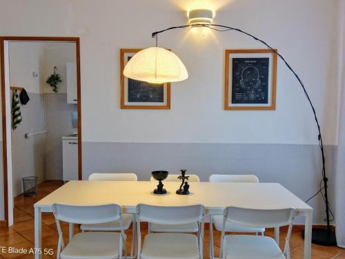 Porto Pollo Apartment | Oceanfront Retreat: Appartamento in villa Porto Pollo
