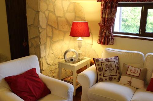 Rivisondoli Apartment | Central Green Apartment: Family & Pet Friendly Retreat