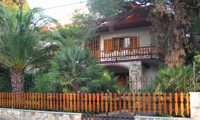 Ginosa Marina Apartment | Cozy Apartment in Villa with Ocean View and Kitchen