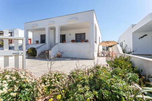 Marina di Mancaversa House | Beachside Appartamento Potenza - 4 Star, Pet & Child Friendly