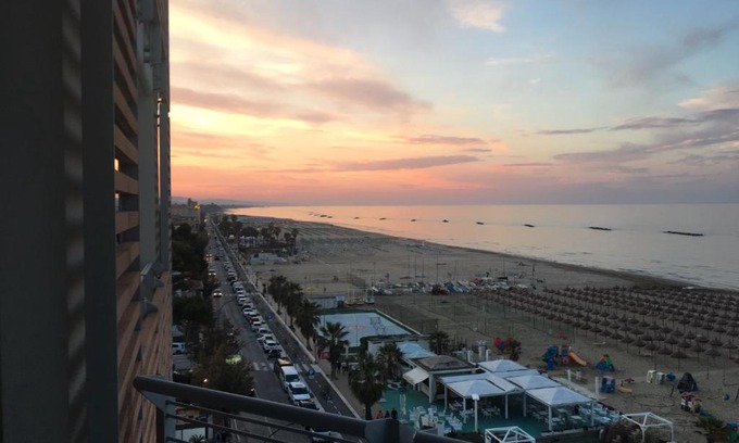 Roseto degli Abruzzi Apartment | Oceanfront Escape: Guest Rated 9.7, Family-Friendly Stay