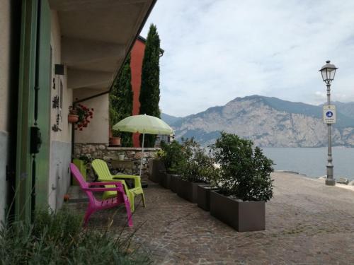 Cassone Apartment | Oceanfront Appartamento La Fontanella - 4-Star, Guest Rated 10/10