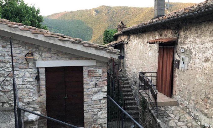 Terni Apartment | Budget-Friendly Appartamento La Terrazza - Pet & Child Friendly
