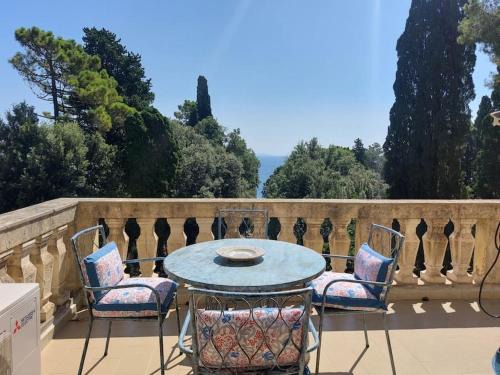 Cavo Apartment | Relax at Appartamento La Vista with Oceanfront Views