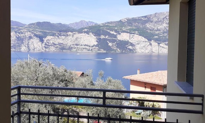 Campagnola Apartment | Pet-Friendly Appartamento Leccino with 9.8/10 Guest Rating