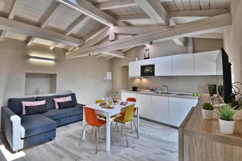 Aer Apartment | Pet-Friendly Getaway at Appartamento Luna - 9/10 Rated