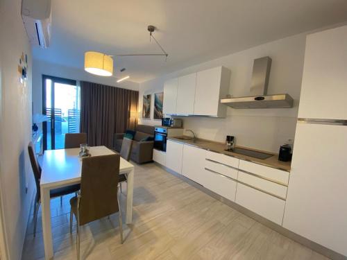 Porto Sant'Elpidio Apartment | Oceanfront Appartamento Note di Mare with 10/10 Guest Rating