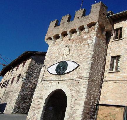 Fossato di Vico Apartment | Enchanting Castle Apartment Near Gubbio with Ocean View