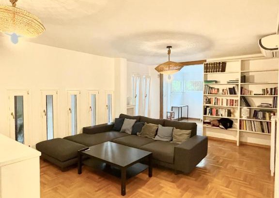 Zona LIII Tomba di Nerone Apartment | Nature-Inspired Apartment Near San Pietro Hospital