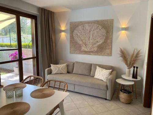 Pulciano Apartment | Seaside Retreat: Appartamento Oliva with Pool & High Ratings