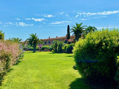 San Vincenzo Apartment | Oceanfront Appartamento Olimpia with Pool and Family Fun