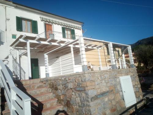 Pomonte House | Scenic Appartamento Orlando with Breathtaking Views in Pomonte