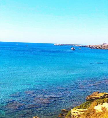 Santa Domenica Apartment | Beachfront Appartamento Pino & Giovanna with Ocean Views