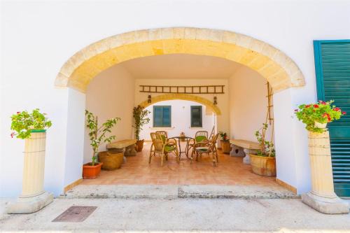 Spongano Apartment | Idyllic Apartment with Pool in Spongano - Rated 9/10