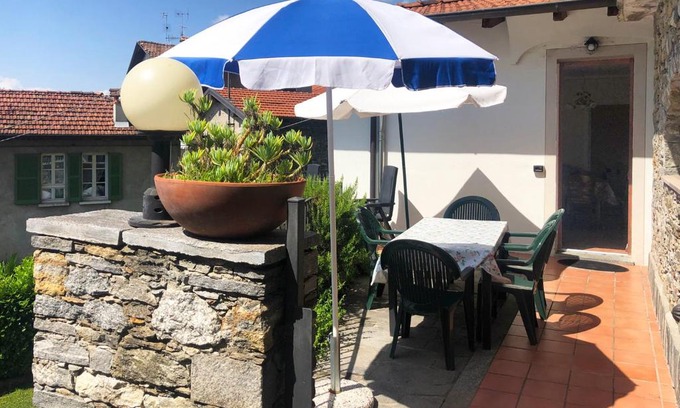 Cannero Riviera Apartment | Cozy Appartamento Porto 2 with Oceanfront Views